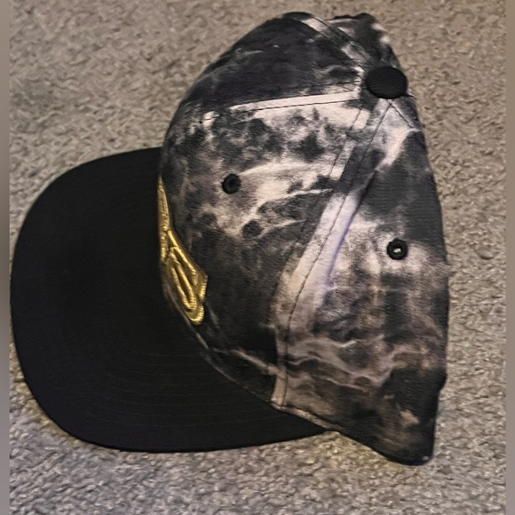 Cleveland Cavaliers SnapBack hat by Mitchell & Ness - Picture 4 of 8